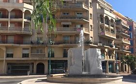 Appartamento In Centro A Mentone Vicino Alla Spiaggia Parcheggio Privato Incluso!